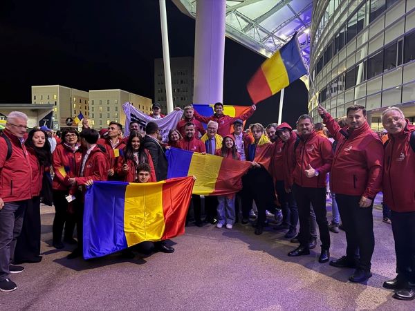Elevii români