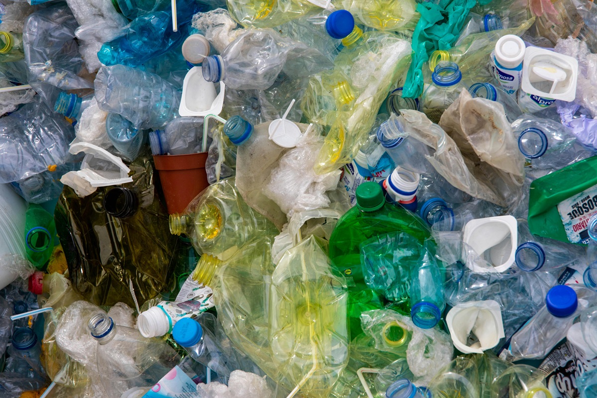 Un studiu elvețian a identificat 189 de substanțe chimice potențial periculoase în ambalajele alimentare