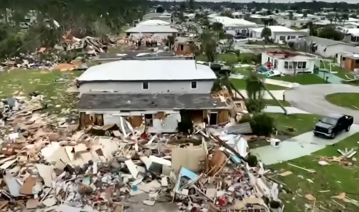 Peste două milioane de locuinţe erau fără curent electric în Florida vineri seara