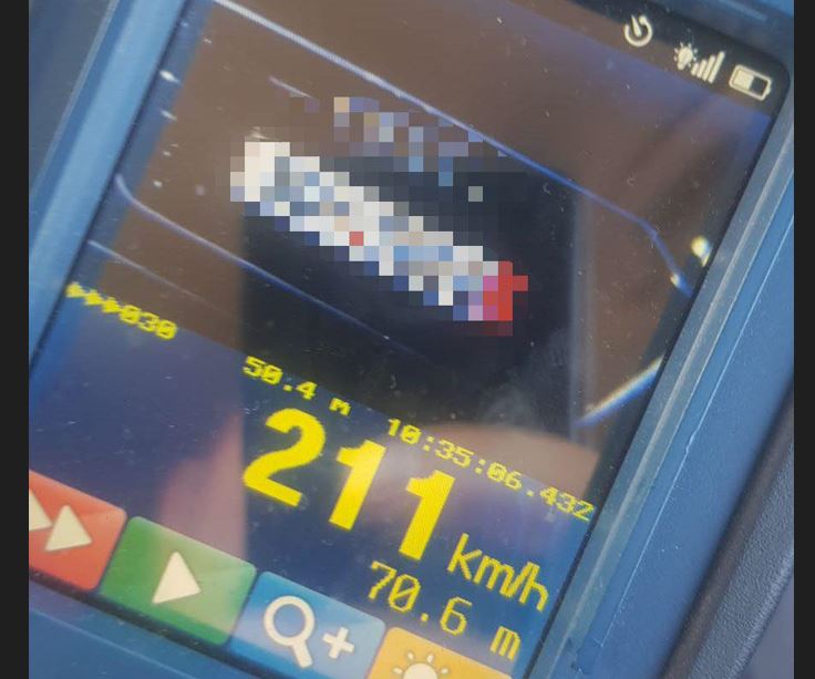 Șofer prins cu 211 km/h pe Autostrada A3
