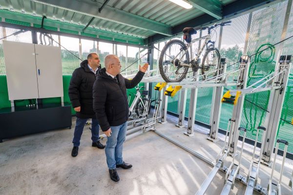 Locuri de parcare tip bike box