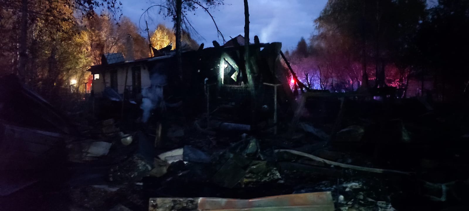 Două case au ars în localitatea Sălicea