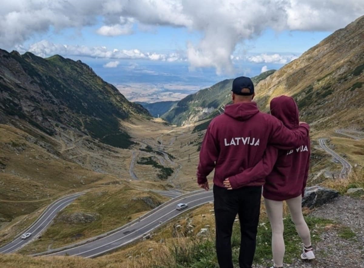 Turiști străini pe Transfăgărășan. Foto: Facebook Ministerul Economiei