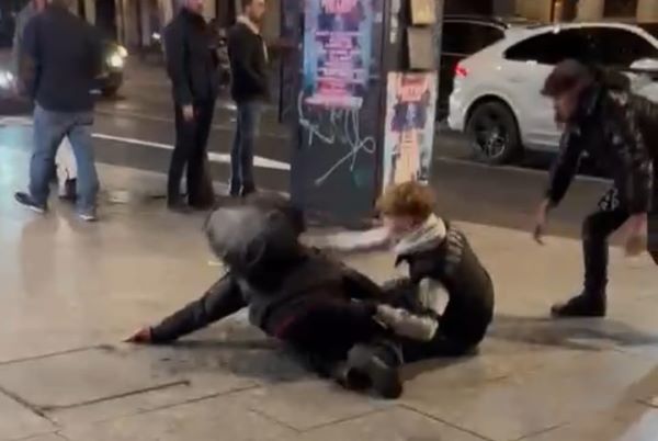 Bătaie între un suporter „U” Cluj şi un bătrân