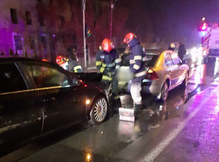 Două femei