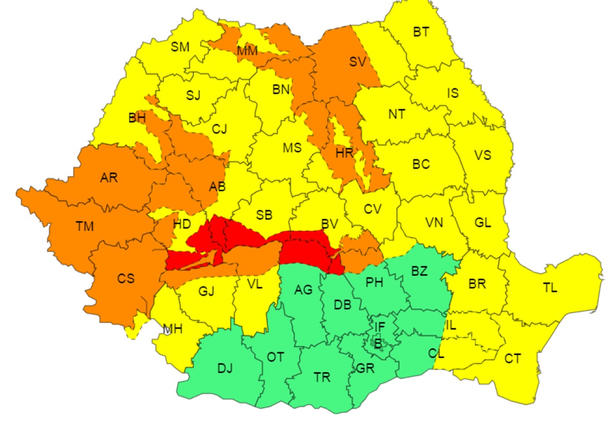 România intră sub asaltul iernii cu cod roșu de viscol în șapte județe montane