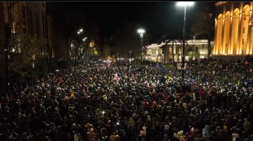 Protestele antiguvernamentale continuă în Georgia. Zeci de persoane arestate