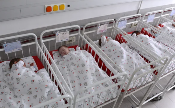 Aproape 60% dintre decesele la copii sub cinci ani