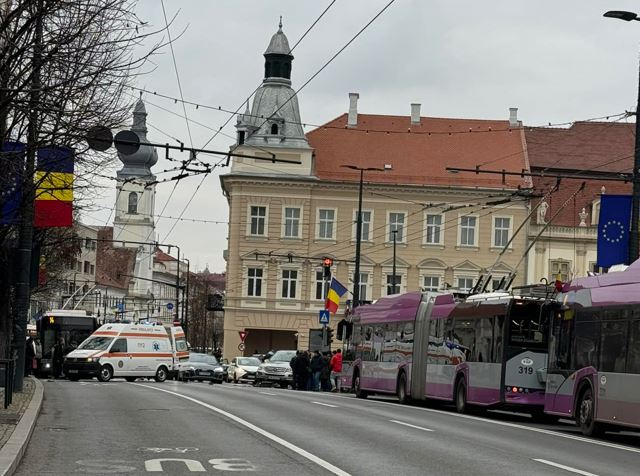Accident rutier în Piața Unirii din Cluj-Napoca. Tânăr de 18 ani