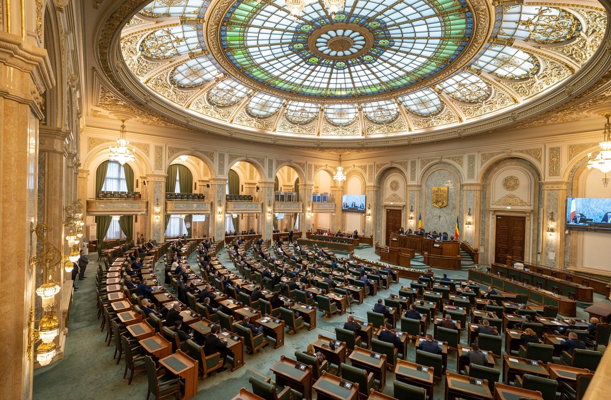 Cele două foruri ale Legislativului