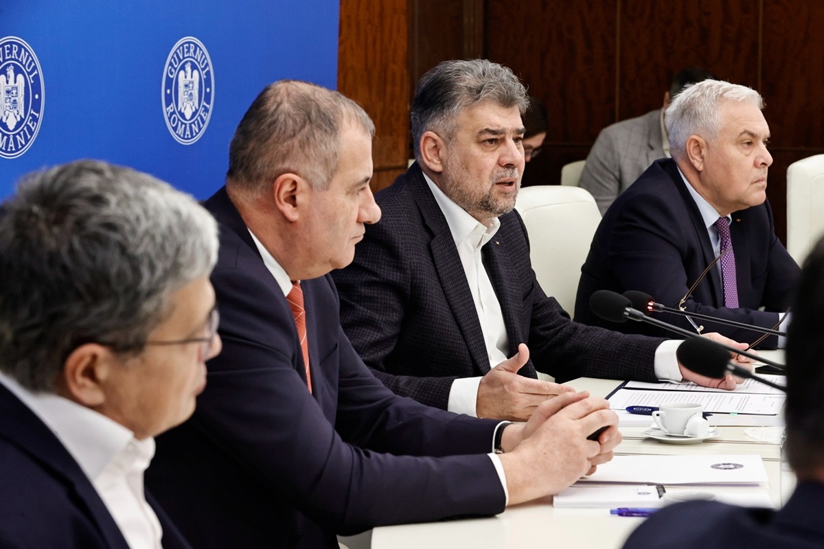 Ordonanţă trenuleţ aduce înghețarea salariilor bugetarilor