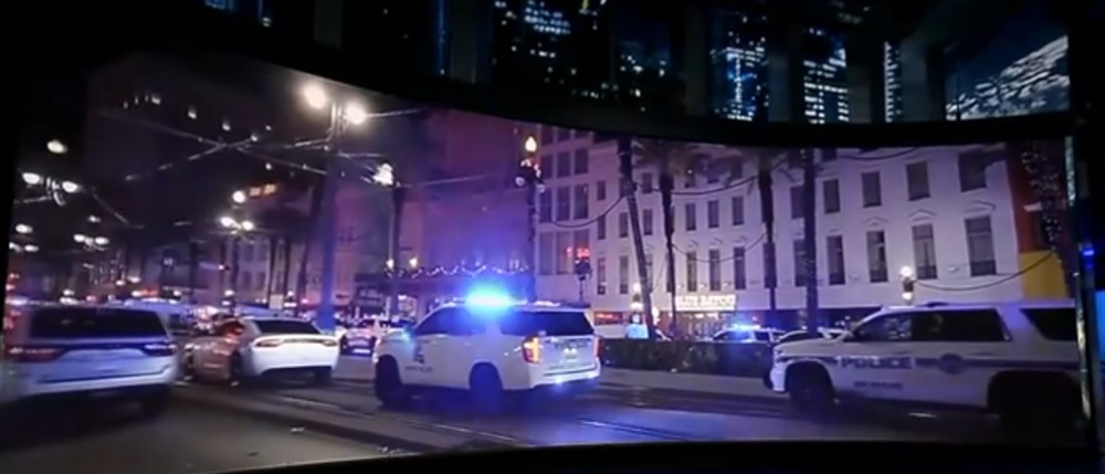Un veteran american radicalizat ISIS a intrat cu o dubă în mulțimea din New Orleans de Revelion