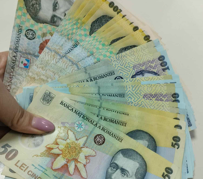 Salariul mediu net a ajuns la 5.388 lei