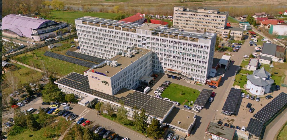 Un agent de pază al Spitalului Municipal Onești a fost înjunghiat