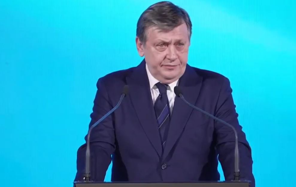 Consiliul Național al PNL l-a desemnat în unanimitate pe Crin Antonescu drept candidat la Președinția României|Sursa: Partidul Național Liberal - Facebook
