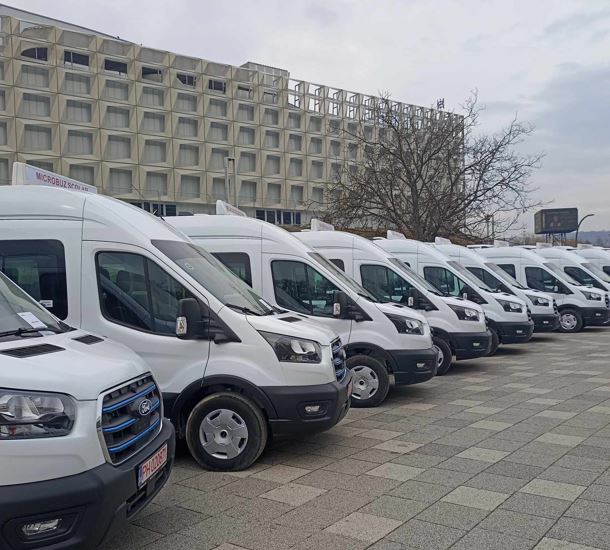 Microbuzele școlare electrice cumpărate de Consiliul Județean Cluj cu bani europeni