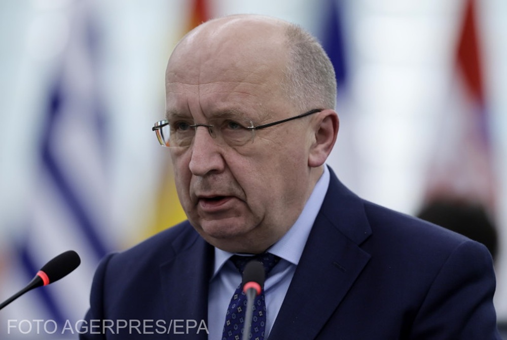 Comisarul european pentru apărare avertizează că Rusia ar putea testa unitatea NATO înainte de 2030. În imagine: Andrius Kubilius la dezbaterea privind „Cartea albă privind viitorul apărării europene” la Parlamentul European din Strasbourg
