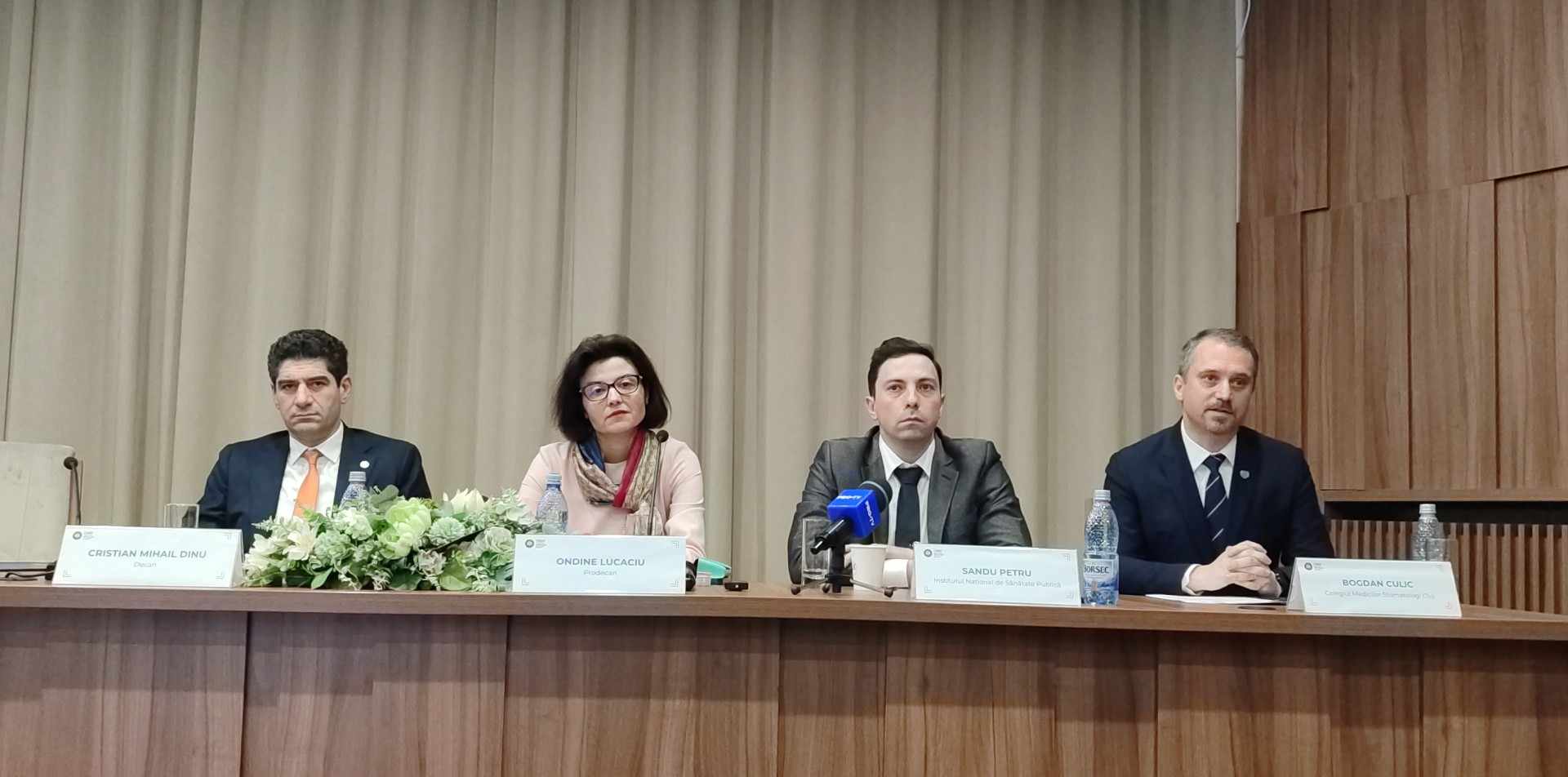 De la stânga la dreapta