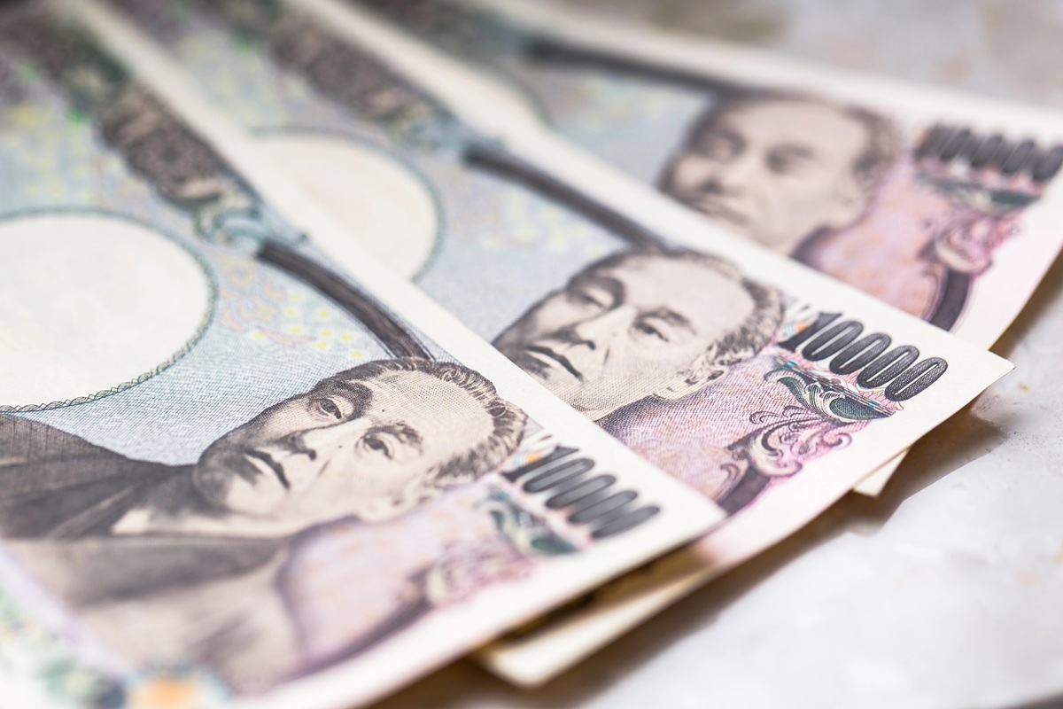Investitorii aleg yenul japonez și francul elvețian ca monede de refugiu după ce Trump a anunțat noi tarife vamale. Foto: depositphotos.com