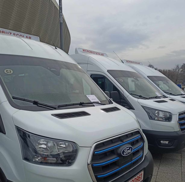 Mai multe microbuze școlare electrice pentru elevii din județul Cluj|Foto: monitorulcj.ro