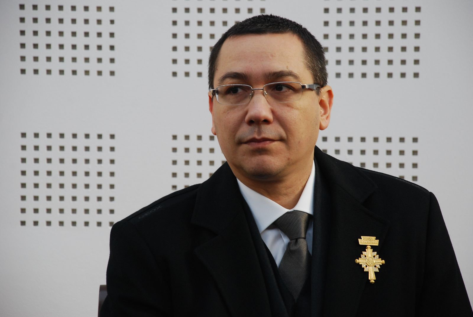 Cum a obținut Victor Ponta cetățenia sârbă? În 2014