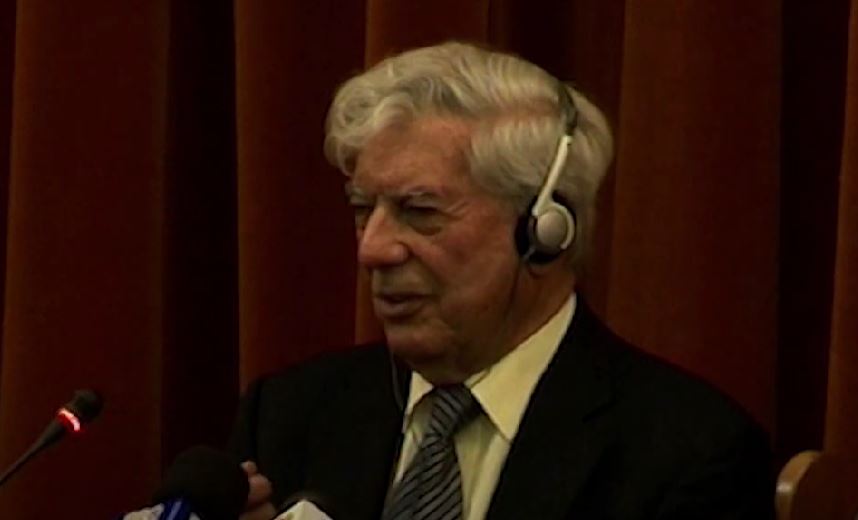 Comunitatea UBB deplânge moartea lui Mario Vargas Llosa|Sursa: captură video Dialog Mario Vargas Llosa - Gabriel Liiceanu