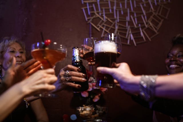 Avertismentul ANPC pentru români înainte de 1 Mai: „Aveți grijă la bere și la carnea tocată”| Foto: pexels.com