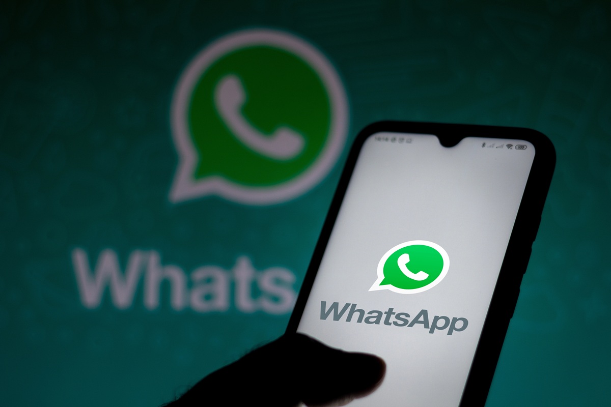 WhatsApp are o funcție pentru identificarea și ștergerea fișierelor mari care ocupă memoria telefonului. Foto: Depositphotos.com