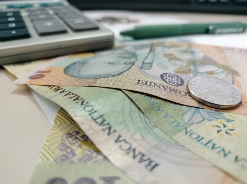 Leul se depreciază în urma rezultatelor de la primul tur al alegerilor prezidențiale |Foto: monitorulcj.ro