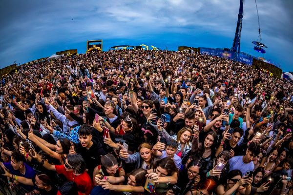 SOLD OUT în primul val  de vânzare pentru Neversea Kapital.| Foto: organizatori
