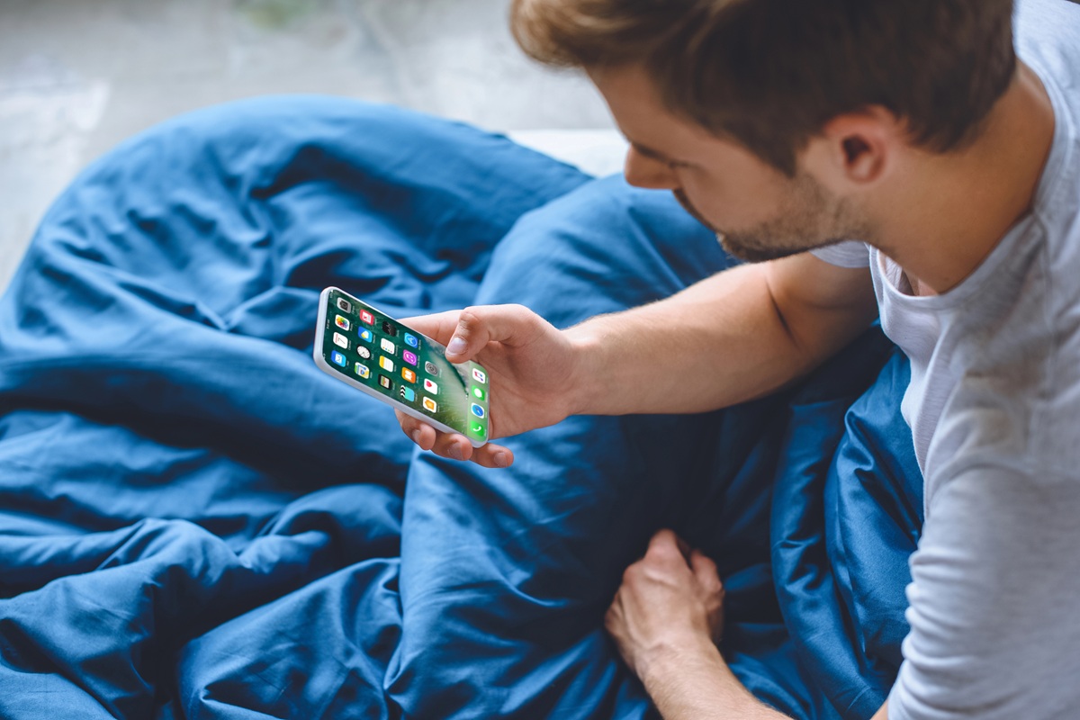 Un nou dispozitiv permite controlul telefoanelor doar cu gândurile