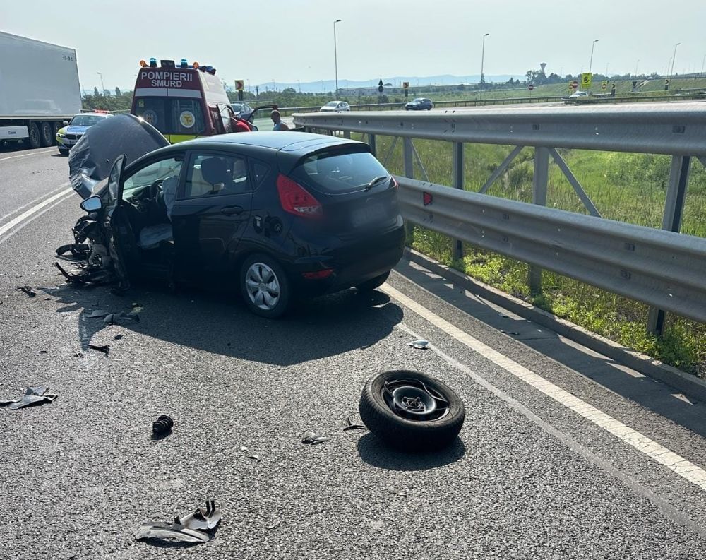 Accident cu trei mașini pe nodul rutier dintre A3 și A10
