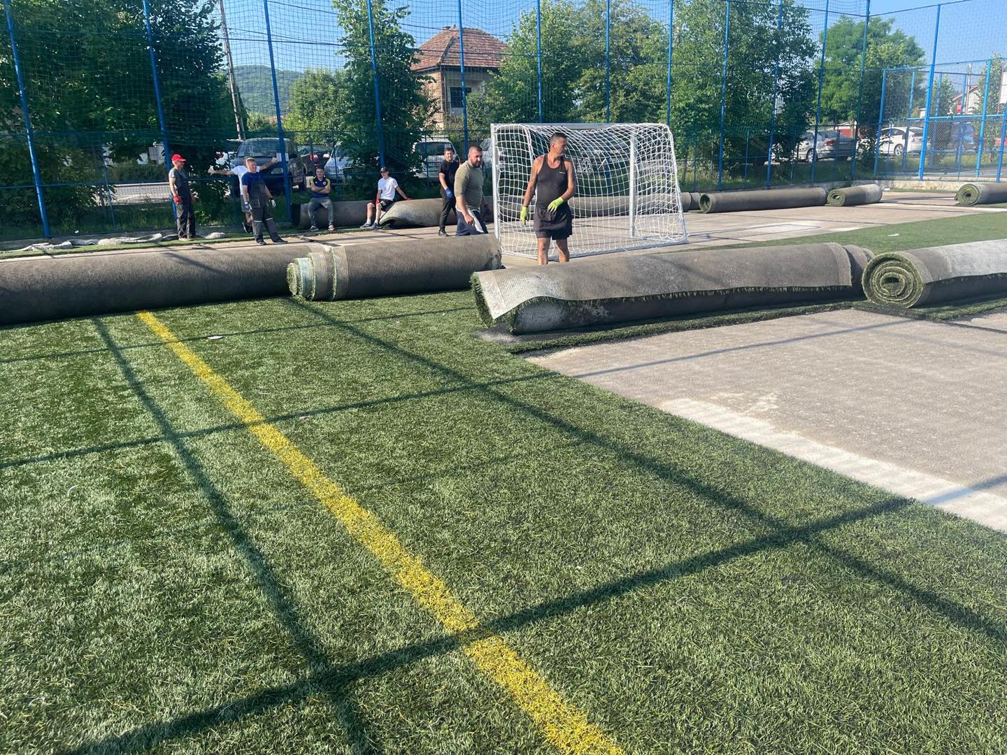 Gazonul sintetic al stadionului din Florești