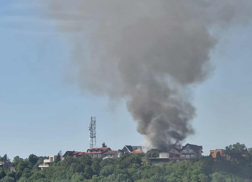 Incendiu pe Cetățuie | Foto: monitorulcj.ro
