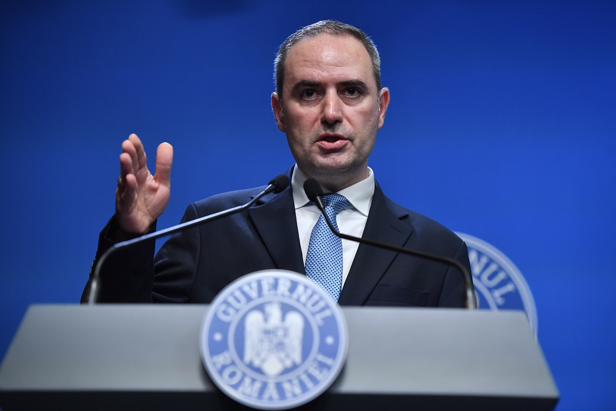 Ministrul Finanțelor Alexandru Nazare susține o conferință de presă în 3 iulie 2025 despre pachetul fiscal care va fi adoptat de Guvern. Foto: Grigore Popescu