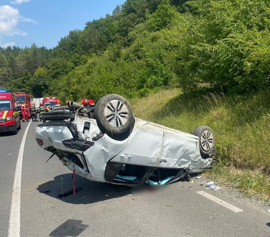 ntervenție de prim-ajutor la un accident rutier pe Drumul Sfântul Ioan: bărbat inconștient
