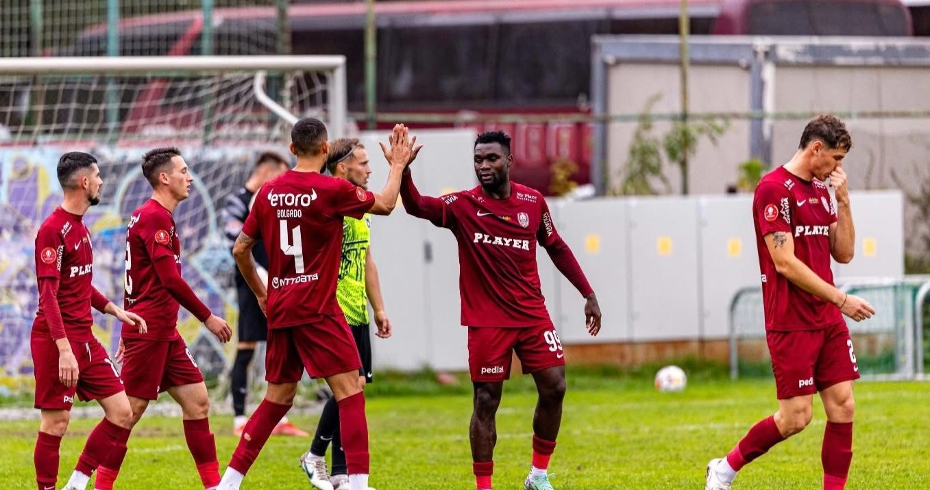 CFR Cluj începe duminică