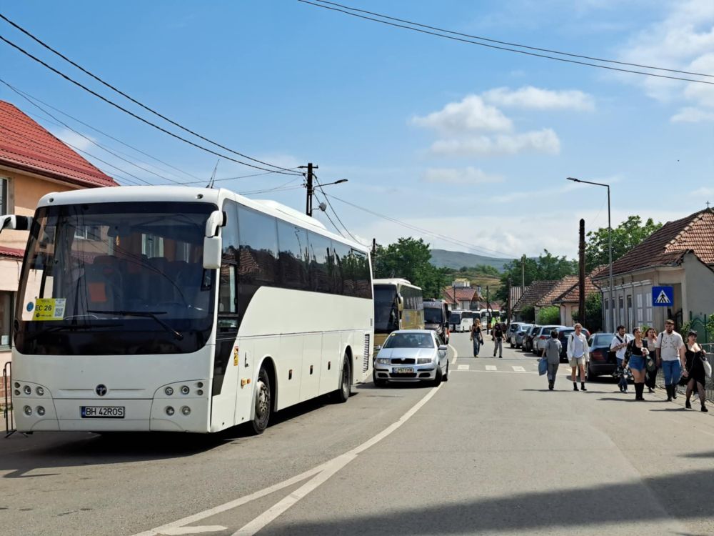 Din cauza numărului mare de persoane care vin astăzi la Bonțida