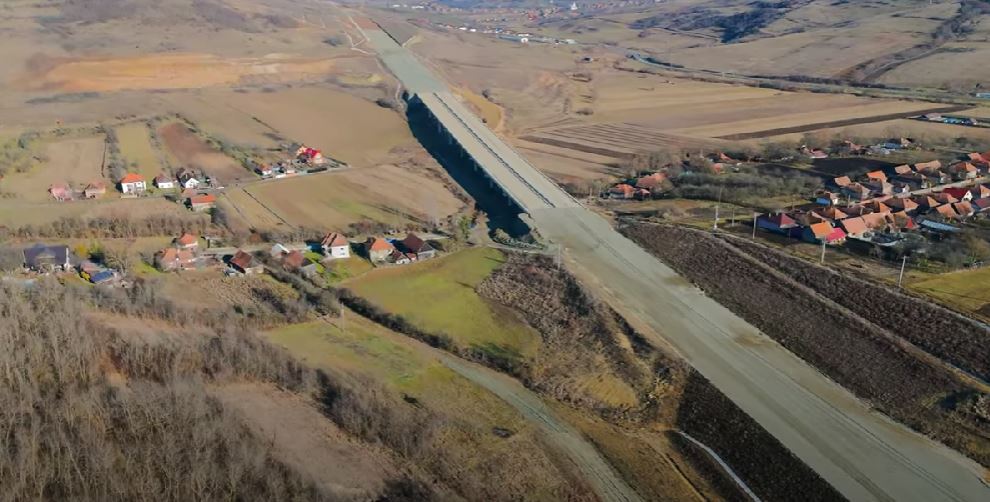 A3 - Viaduct Nădășelu - Mihăești |sursa: SergiuPnt - Autostrada A3 Nădășelu - Mihăiești |youtube.com