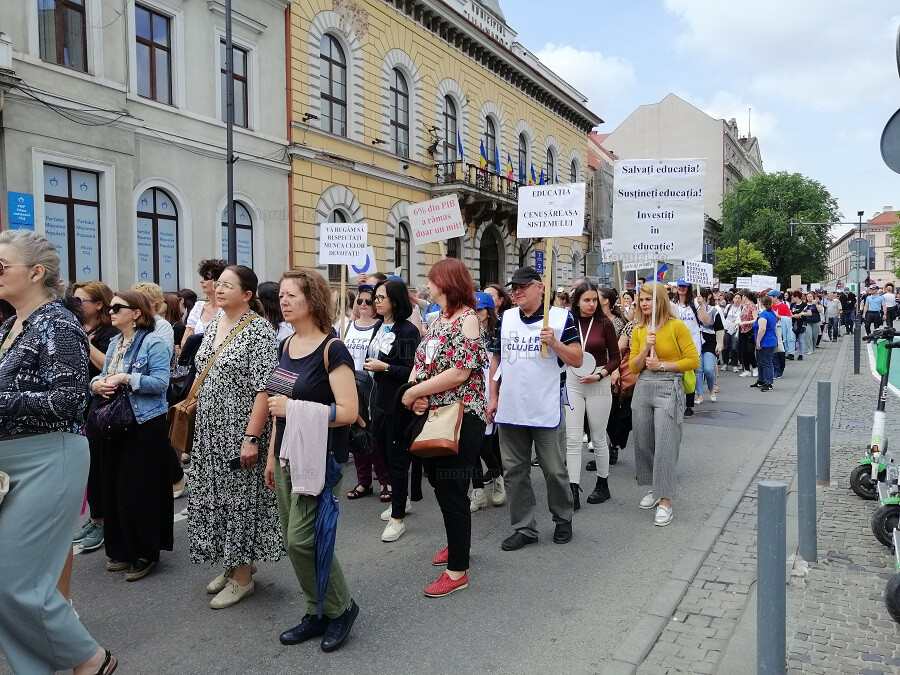 Pentru că nu s-au înțeles cu reprezentanții Guvernului