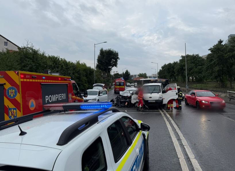 Accident rutier grav pe Calea Turzii. Tineri cu multiple traumatisme