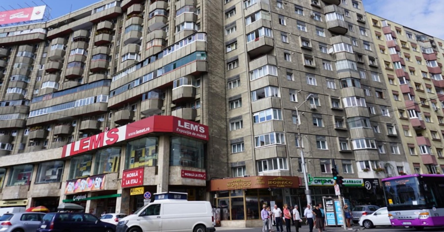 Clujenii se plâng de mirosuri insuportabile atât pe stradâ