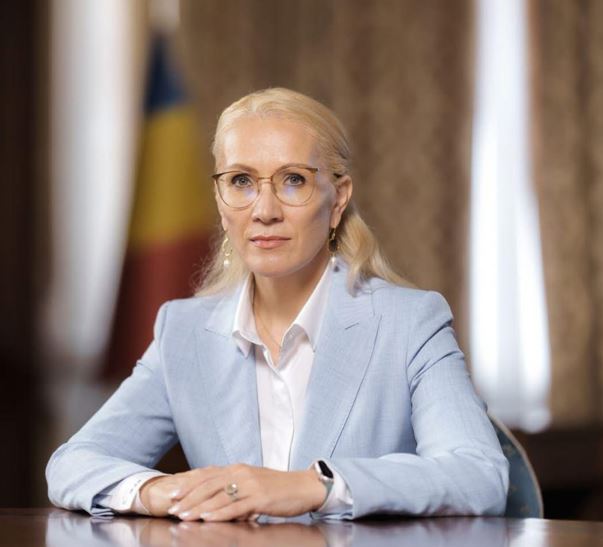 Ramona Bruynseels (AUR Cluj) critică Guvernul Bolojan pentru ignorarea nedreptăților la care sunt supuși rezerviștii militari: „Dacă sunteți la guvernare