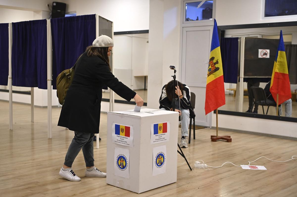Cetățenii Republicii Moldova pot vota și la Cluj-Napoca la alegerile parlamentare | Foto: Inquam Photos / Alex Nicodim