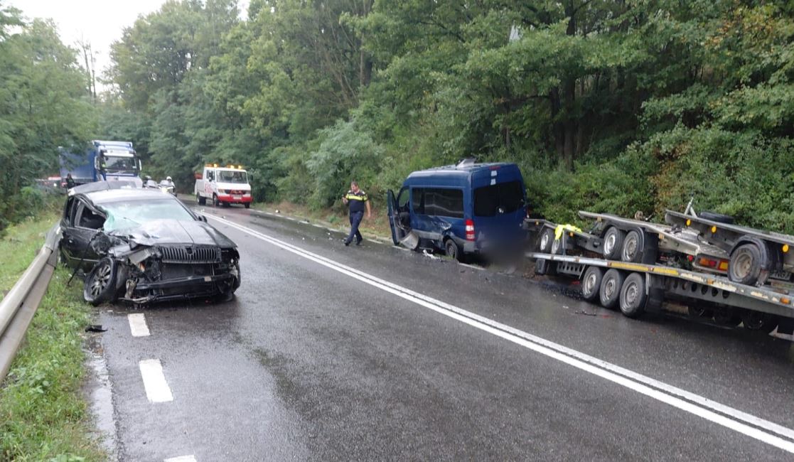 Mai multe persoane rănite au ajuns la spital în urma unui grav accident rutier în Bucea|Foto: ISU Cluj