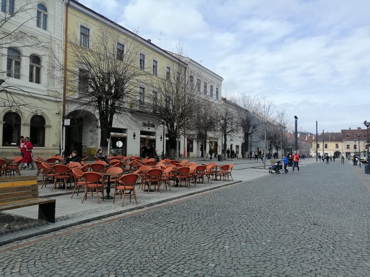 Patronatele din HoReCa solicită menținerea cotei de TVA la 11% pentru alimente și servicii de cazare | Foto: monitorulcj.ro