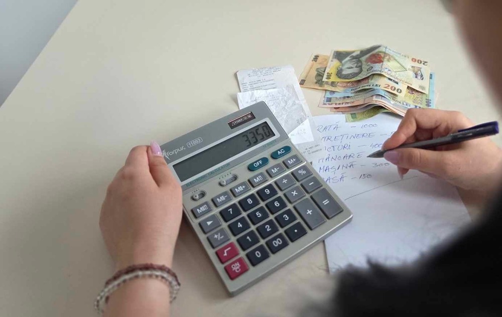 Facturile pentru curentul electric ar urma să scădă | Foto: monitorulcj.ro