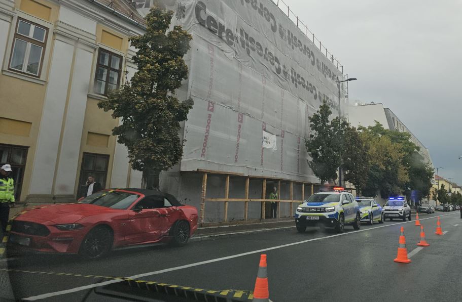 Copilul de 12 ani spulberat de o mașină pe trotuar în centrul Clujului