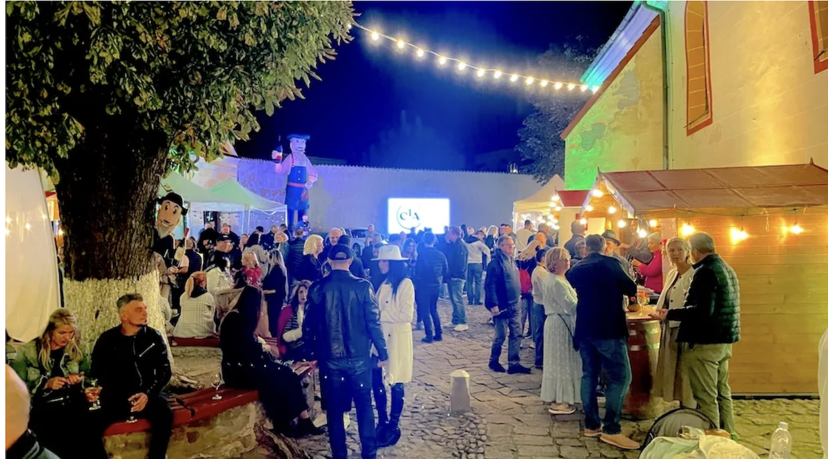 Weekend legendar la Mediaș. Lansări multiple în prezența lui Turrepitz