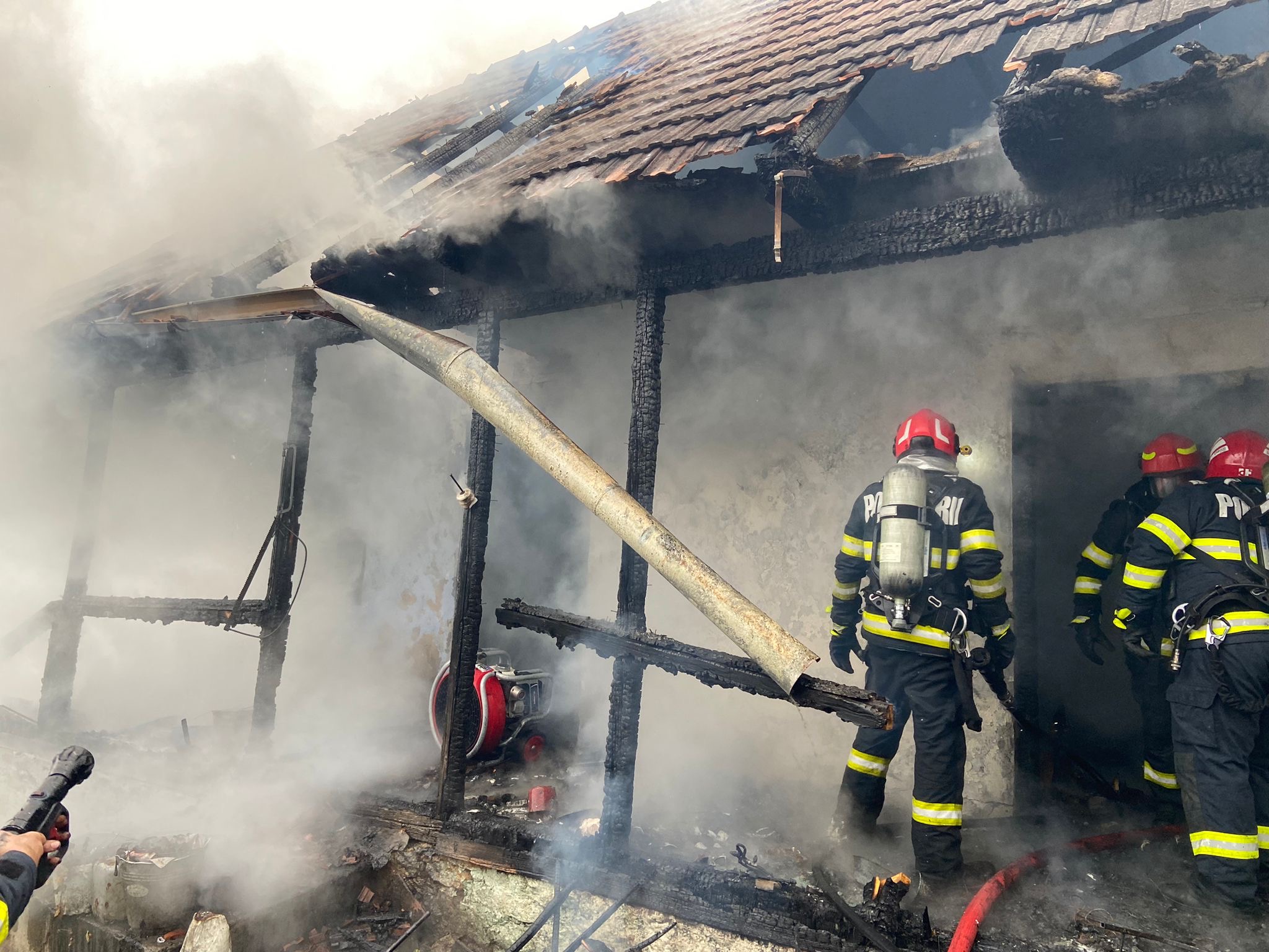Un bărbat a fost carbonizat  în comuna clujeană Mărgău | Foto: ISU Cluj